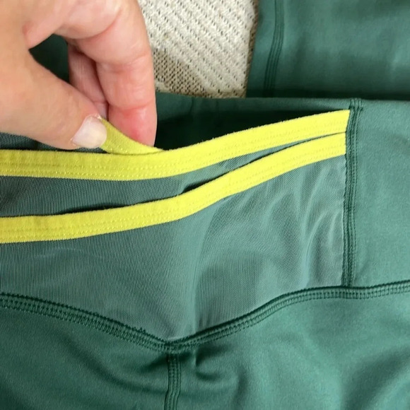 💚 Fabletics Motion 365 Boost PowerHold High-Waisted 7/8 Leggings - Picture 9 of 10